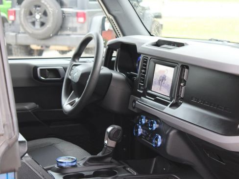 Used 2022 Ford Bronco 4-Door AWD/4WD image 16
