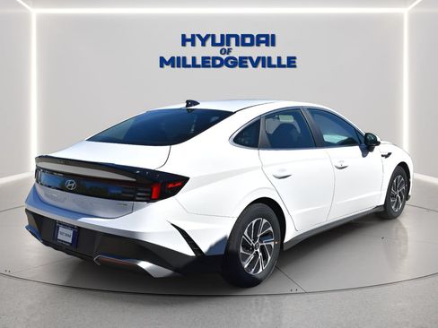 New 2026 Hyundai Sonata Blue FWD image 5