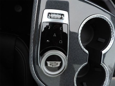 New 2026 Cadillac Optiq Luxury 2 image 20