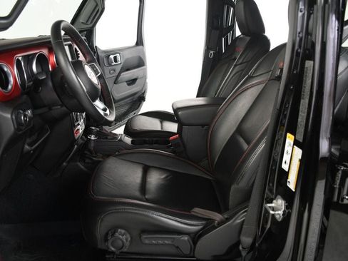 Used 2018 Jeep Wrangler Unlimited Rubicon AWD/4WD image 30