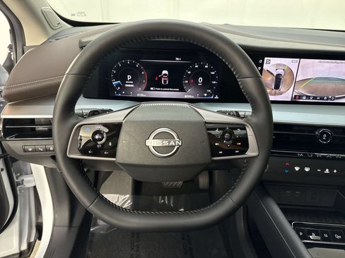 Certified 2025 Nissan Murano Platinum w/ Cargo Package AWD/4WD image 13