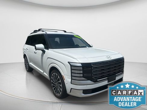 Used 2026 Hyundai Palisade Calligraphy FWD image 3