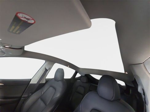 Used 2023 Tesla Model Y Long Range image 28