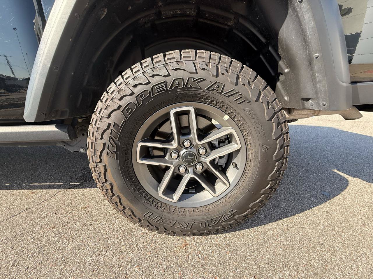 Used 2026 Jeep Gladiator Mojave AWD/4WD image 13