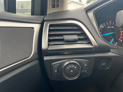 Used 2017 Ford Fusion SE w/ Equipment Group 201A image 15