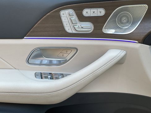 Certified 2024 Mercedes-Benz GLS 450 4MATIC image 19