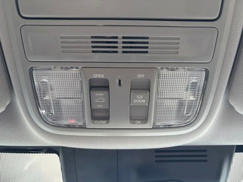 Used 2021 Honda CR-V EX image 16