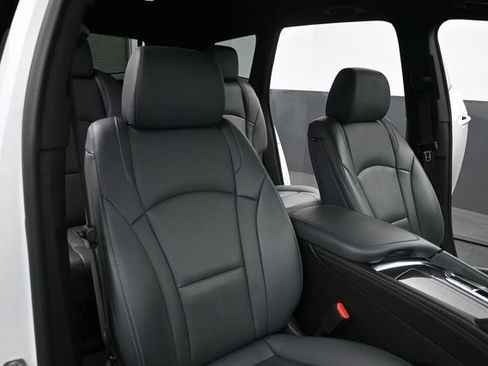 Used 2024 Buick Enclave Premium FWD image 25