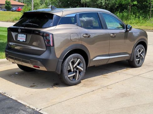 New 2026 Nissan Kicks SV w/ SV Premium Package FWD image 3