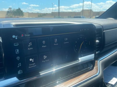 Used 2024 Chevrolet Silverado 1500 LT AWD/4WD image 11