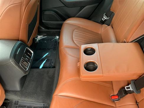 Used 2017 Maserati Levante image 35