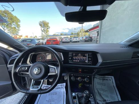 Used 2019 Volkswagen Jetta GLI FWD image 10