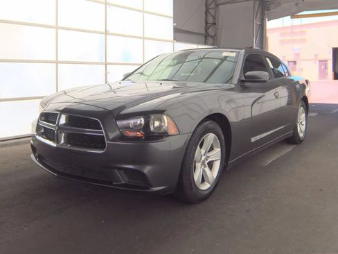 Used 2013 Dodge Charger SE w/ Connectivity Group RWD image 1