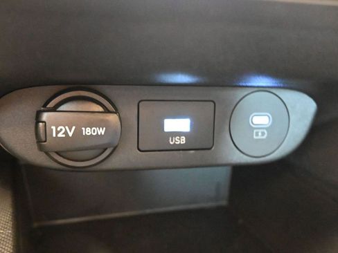 Used 2024 Hyundai Elantra Blue image 32