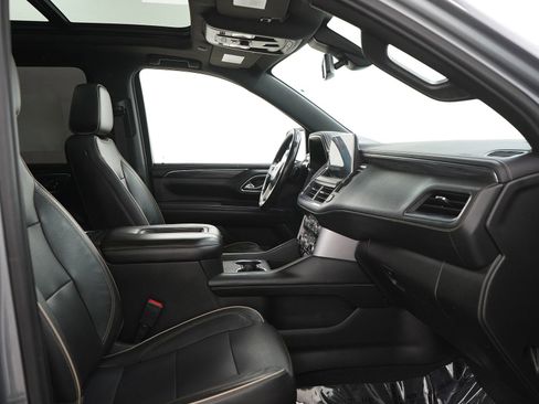 Used 2021 GMC Yukon XL SLT w/ SLT Luxury Plus Package image 15