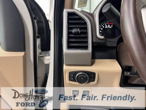 Used 2020 Ford F150 Lariat image 27