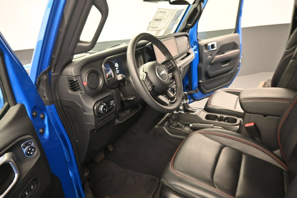Used 2025 Jeep Wrangler Unlimited Rubicon AWD/4WD image 20