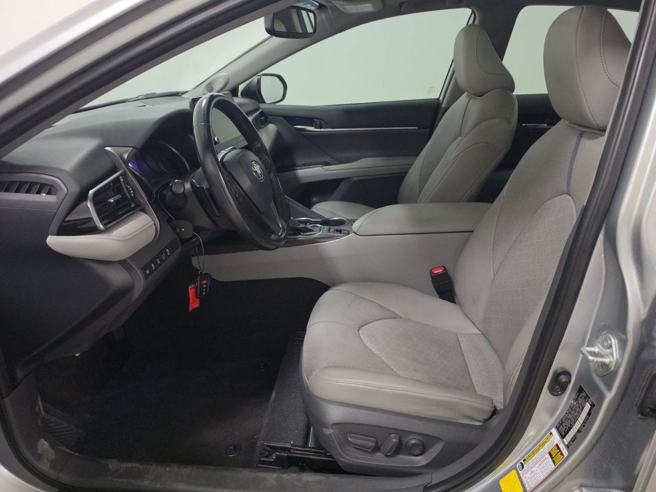 Used 2021 Toyota Camry XSE w/ Navigation Package FWD image 5
