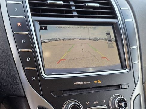 Used 2019 Lincoln Nautilus Reserve image 11