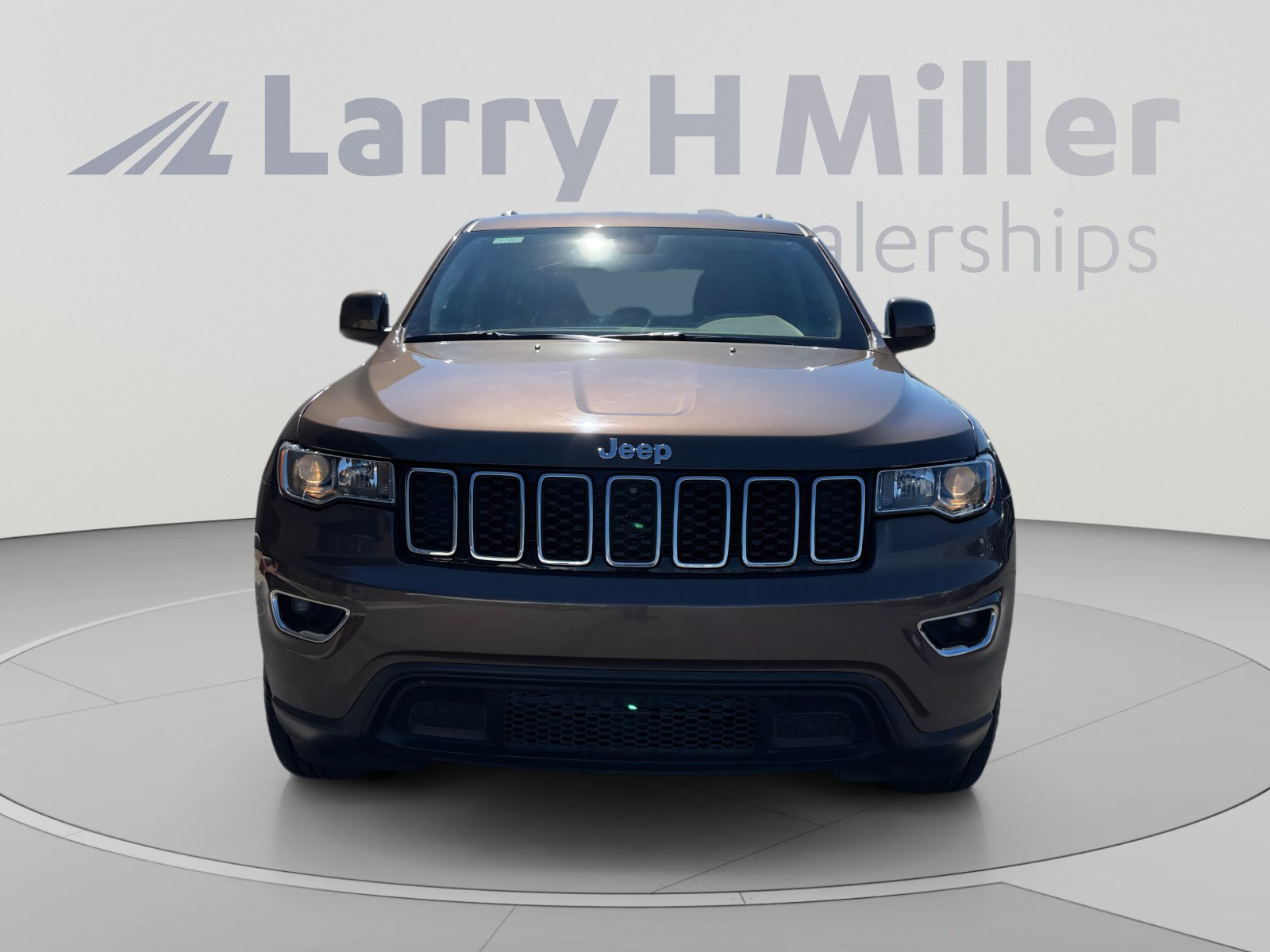 Used 2020 Jeep Grand Cherokee Laredo RWD image 8