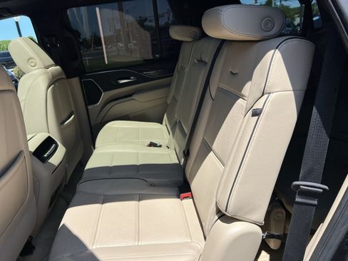 Used 2023 Cadillac Escalade Premium Luxury w/ Performance Package AWD/4WD image 25