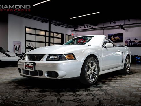 Used 2004 Ford Mustang Cobra RWD image 11
