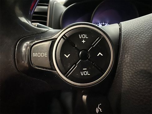 Used 2018 Kia Soul + image 13