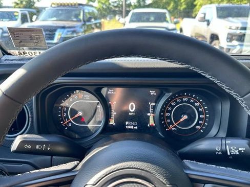 Used 2026 Jeep Gladiator Rubicon AWD/4WD image 23
