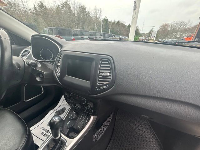 Used 2020 Jeep Compass Latitude w/ Popular Equipment Group AWD/4WD image 25