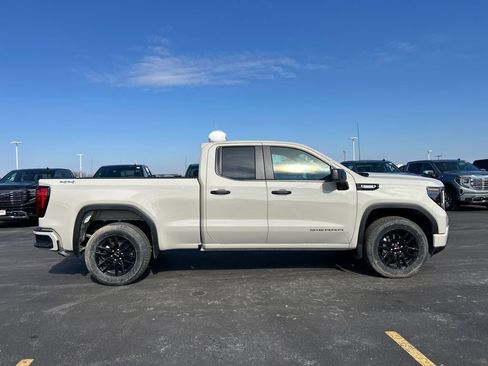 New 2026 GMC Sierra 1500 Pro w/ Graphite Edition image 11
