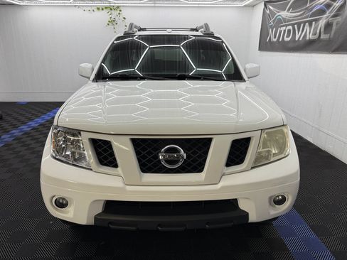 Used 2011 Nissan Frontier PRO-4X w/ Pro-4x Luxury Pkg AWD/4WD image 4