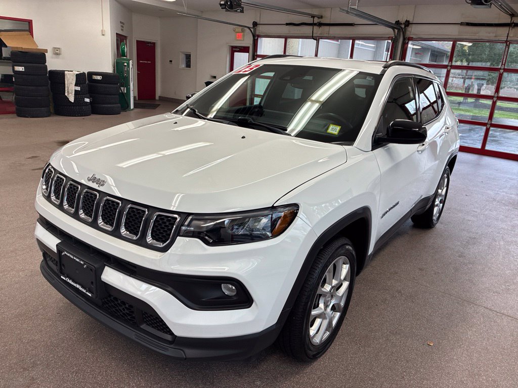 Certified 2023 Jeep Compass Latitude AWD/4WD image 3