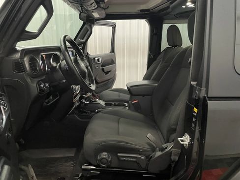 Used 2022 Jeep Wrangler Sport AWD/4WD image 33