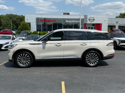 Used 2023 Lincoln Aviator Reserve w/ Equipment Group 201A AWD/4WD image 4