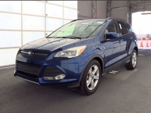 Used 2016 Ford Escape SE w/ Equipment Group 201A AWD/4WD image 1