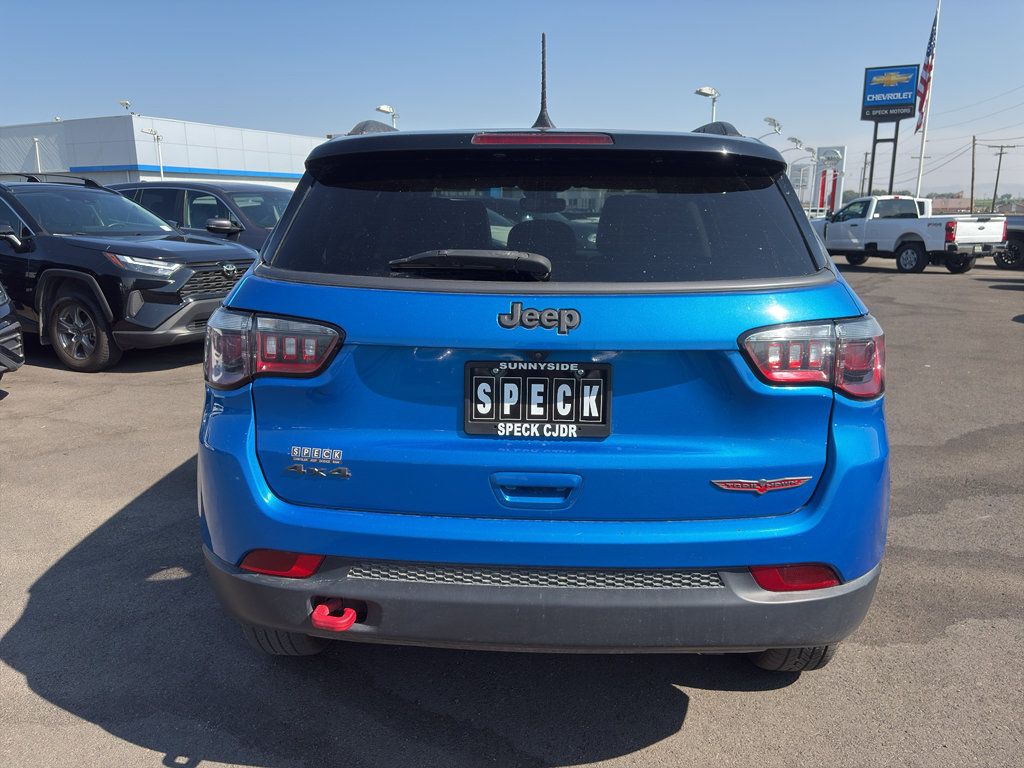 Used 2022 Jeep Compass Trailhawk w/ Trailhawk Convenience Group AWD/4WD image 6