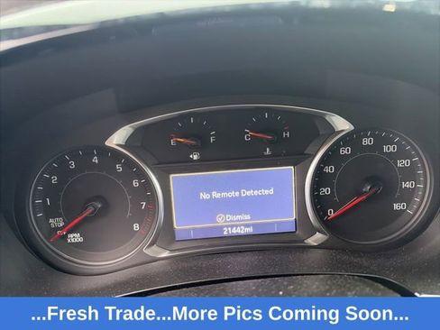 Used 2023 Chevrolet Traverse LT image 3