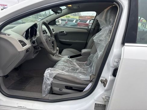 Used 2011 Chevrolet Malibu LS image 9