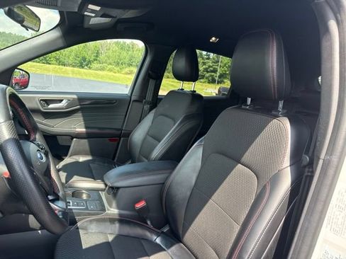 Used 2023 Ford Escape ST-Line Select AWD/4WD image 6