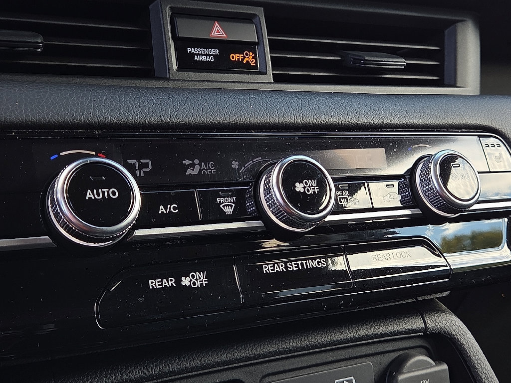 Used 2025 Honda Pilot EX-L image 17