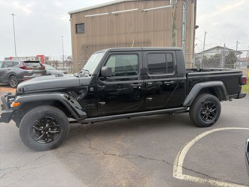 Used 2022 Jeep Gladiator Sport image 4
