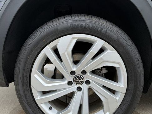 Certified 2022 Volkswagen Atlas SE image 32