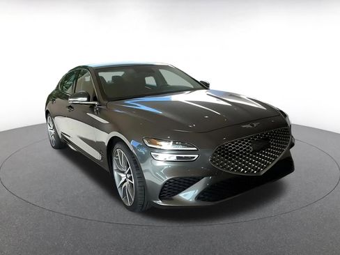 Used 2025 Genesis G70 2.5T image 3