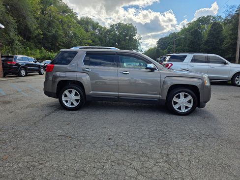Used 2011 GMC Terrain SLT w/ Cargo Package image 4