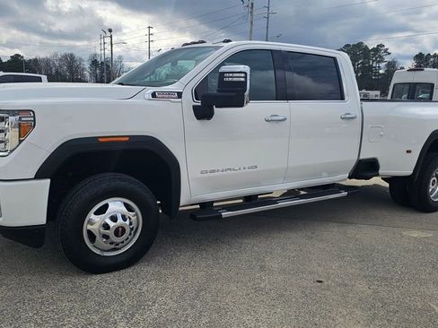 Used 2021 GMC Sierra 3500 Denali w/ Denali Ultimate Package image 3