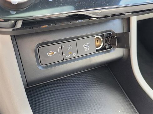 New 2025 Hyundai Tucson Limited image 31