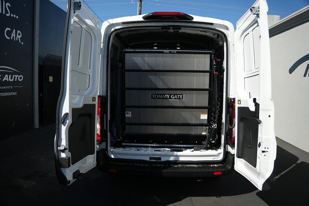 Used 2023 Ford E-Transit Medium Roof RWD image 17