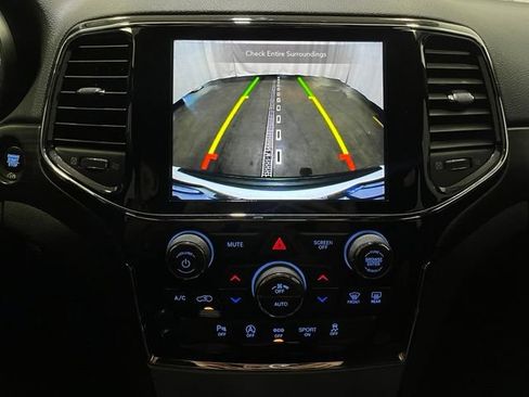 Used 2019 Jeep Grand Cherokee Altitude AWD/4WD image 20