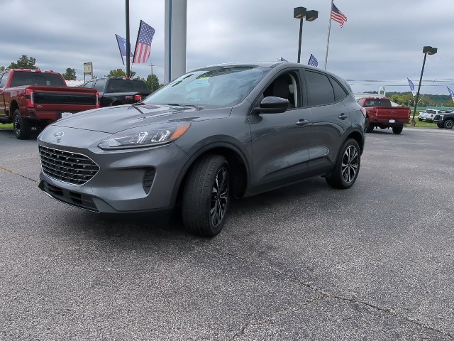 Used 2022 Ford Escape SE w/ SE Sport Appearance Package AWD/4WD image 5
