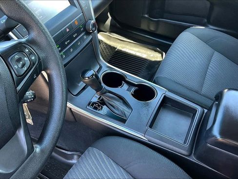 Used 2017 Toyota Camry LE FWD image 15